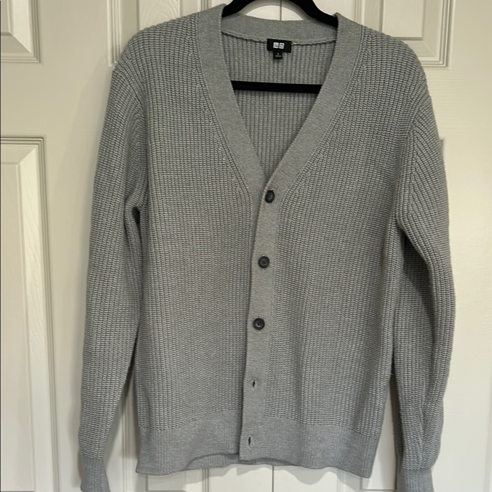 Uniqlo Men's Light Gray Cardigan Sweater